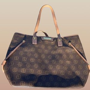 adrienne vittadini signature bag